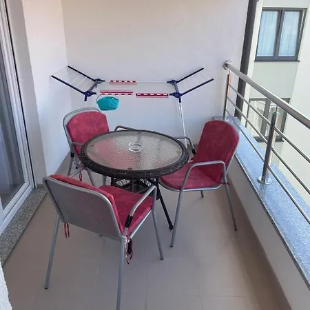 Luxury 3 Bedroom With Sea View Apartment *